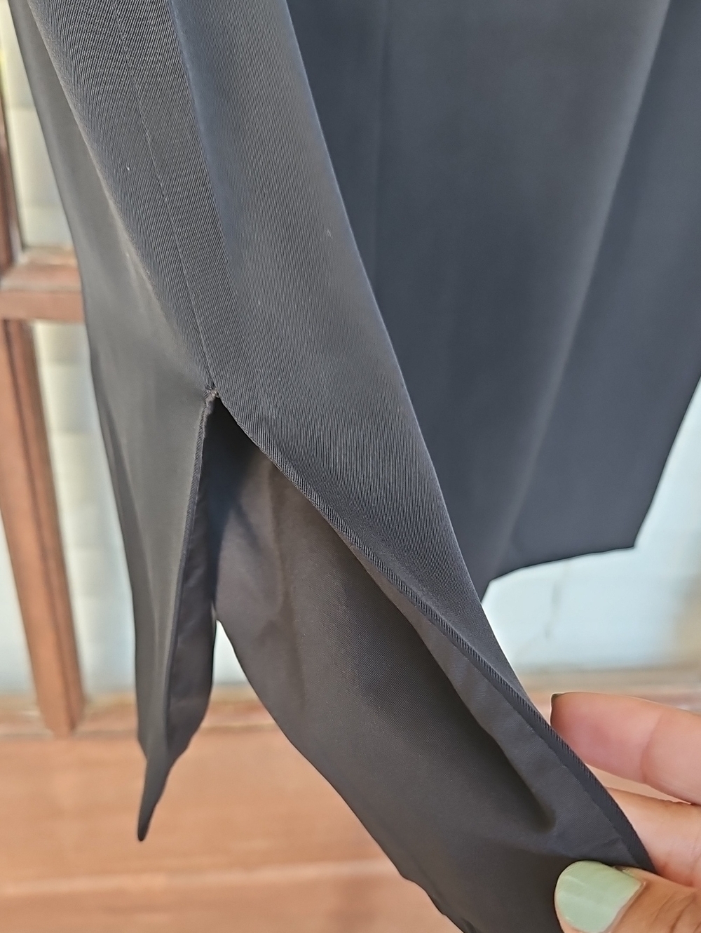 Fehaute Classic Black Silky Midi Pencil Skirt with Slit Size 6 - Picture 4 of 4